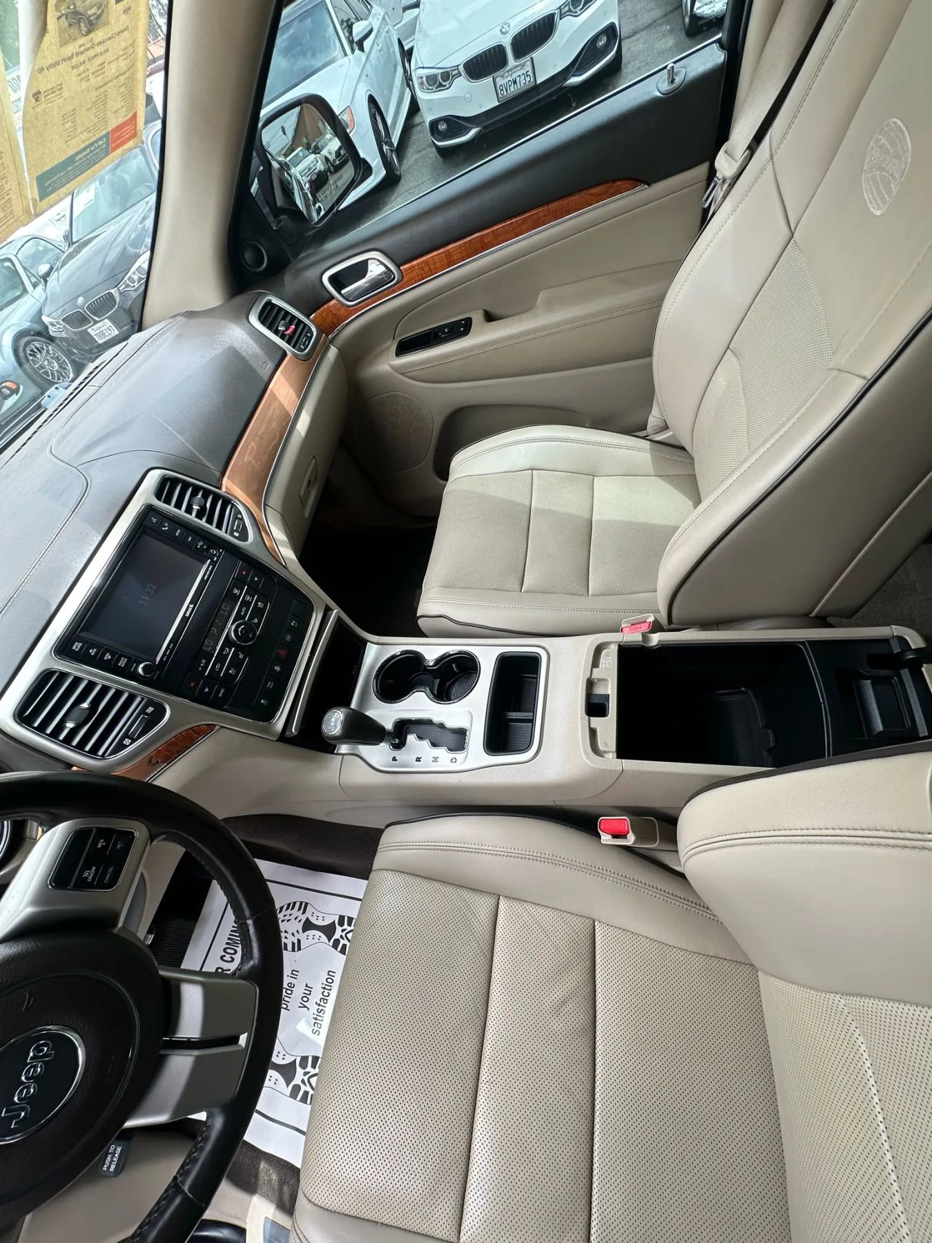 Used 2011 Jeep Grand Cherokee Overland w/ Trailer Tow Group IV image 26