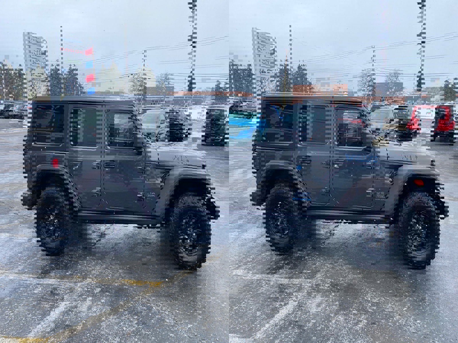 Used 2025 Jeep Wrangler Willys image 6