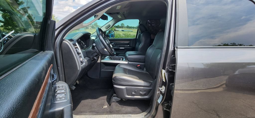 Used 2017 RAM 2500 Laramie w/ Convenience Group AWD/4WD image 3