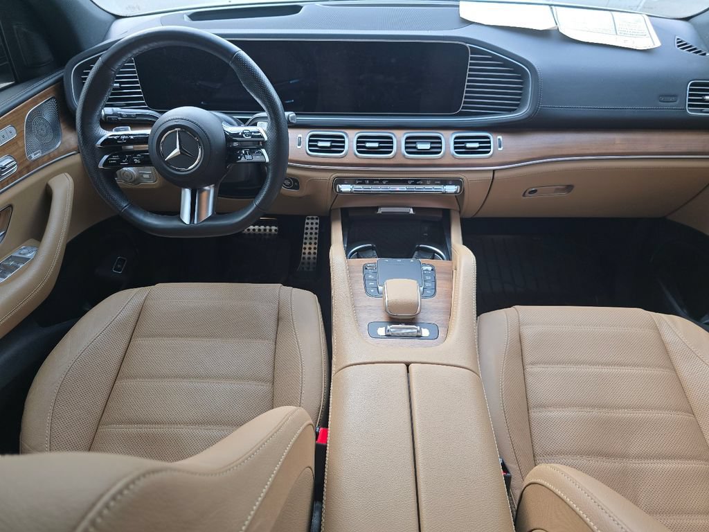 Used 2024 Mercedes-Benz GLS 580 4MATIC image 21