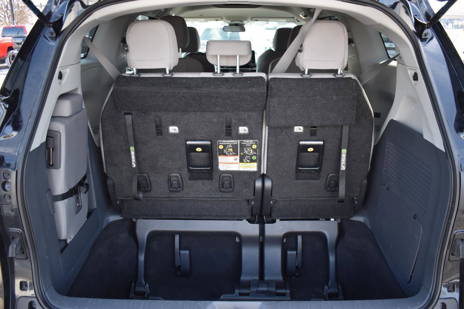 Used 2024 Toyota Sienna LE image 14