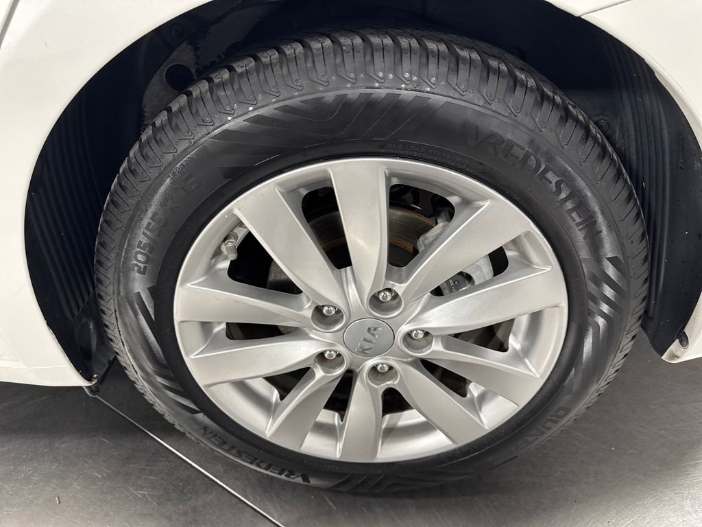 Used 2016 Kia Forte LX w/ LX Popular Plus Package FWD image 12