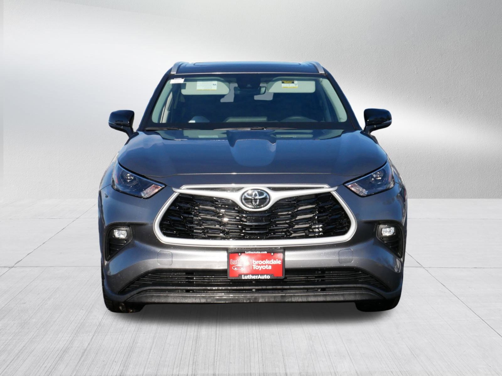 Certified 2026 Toyota Highlander XLE video 2