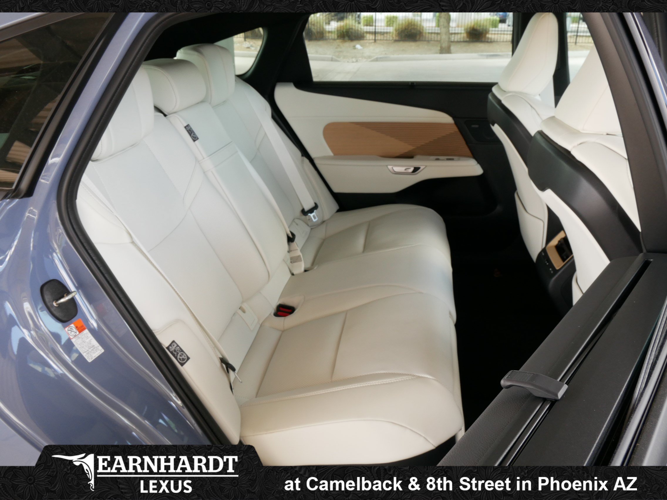 New 2026 Lexus ES 350e w/ Executive Package FWD image 8