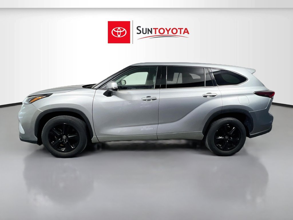 Used 2021 Toyota Highlander LE FWD image 6
