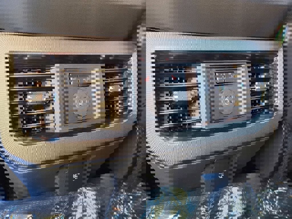 New 2026 Ford F250 Platinum image 40