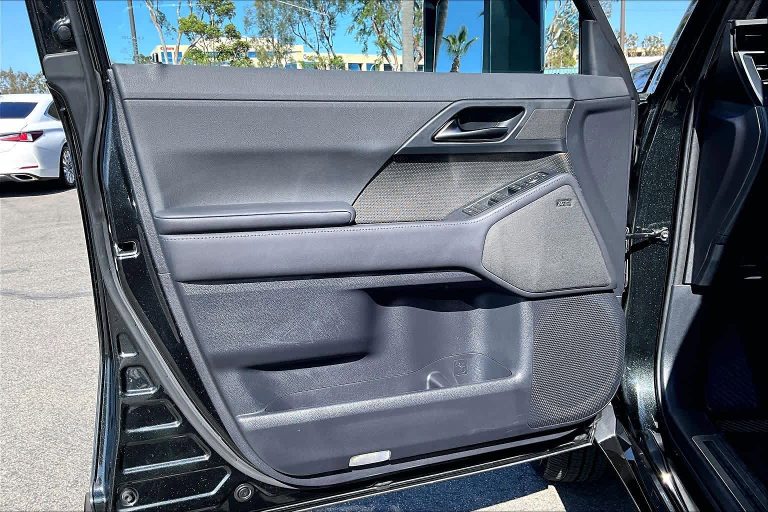 Used 2024 Lexus GX 550 w/ Accessory Package (Z1) AWD/4WD image 20