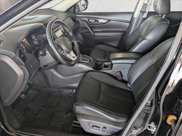 Used 2017 Nissan Rogue SL image 16