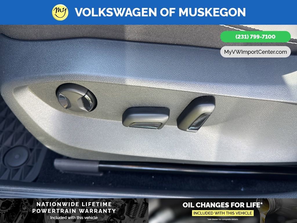 New 2025 Volkswagen Taos SE image 10