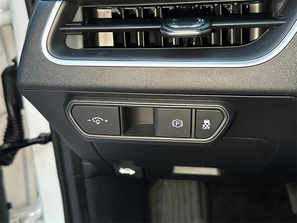 New 2025 Kia K4 LXS image 19