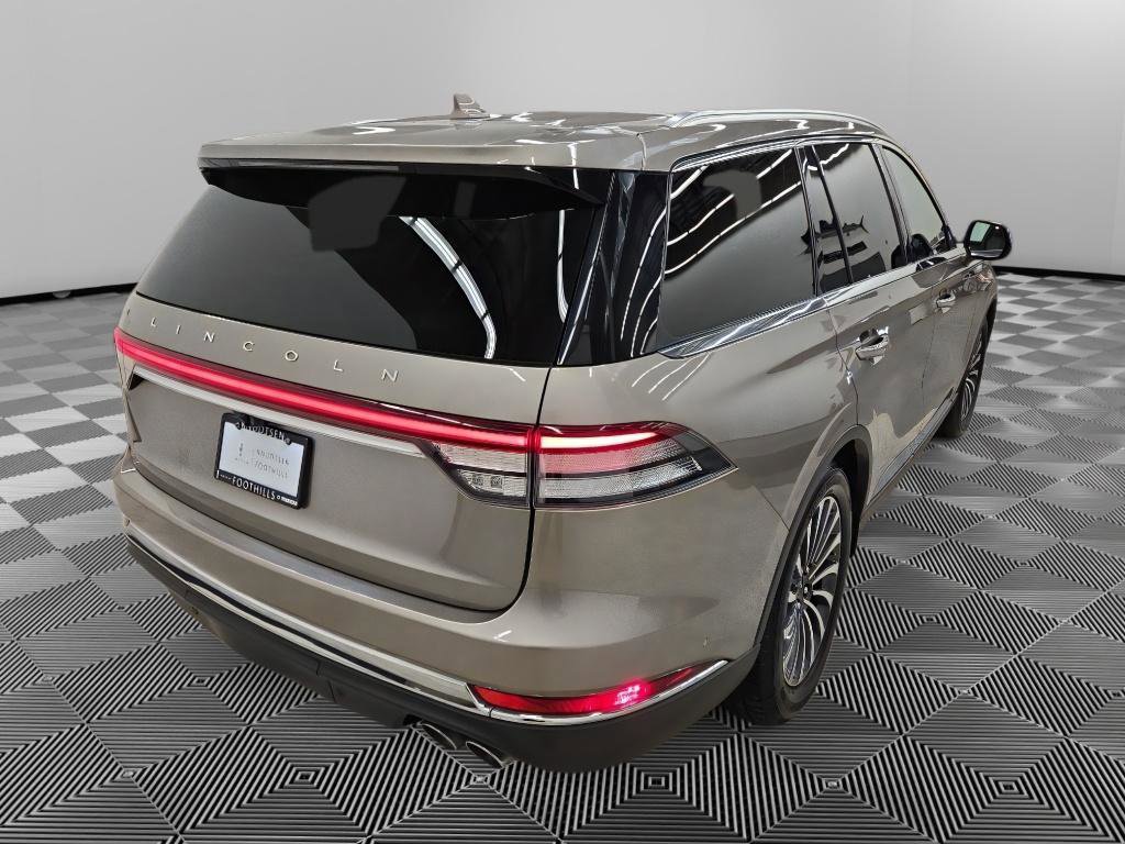 Used 2020 Lincoln Aviator Reserve w/ Equipment Group 201A image 8