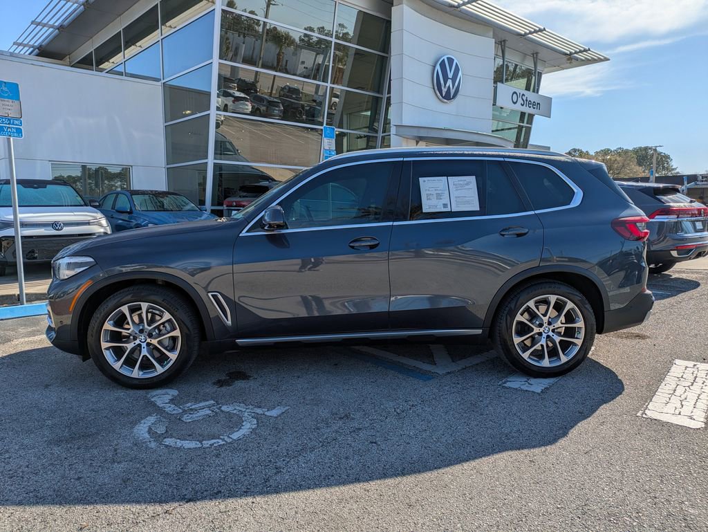 Used 2021 BMW X5 xDrive40i w/ Premium Package image 3