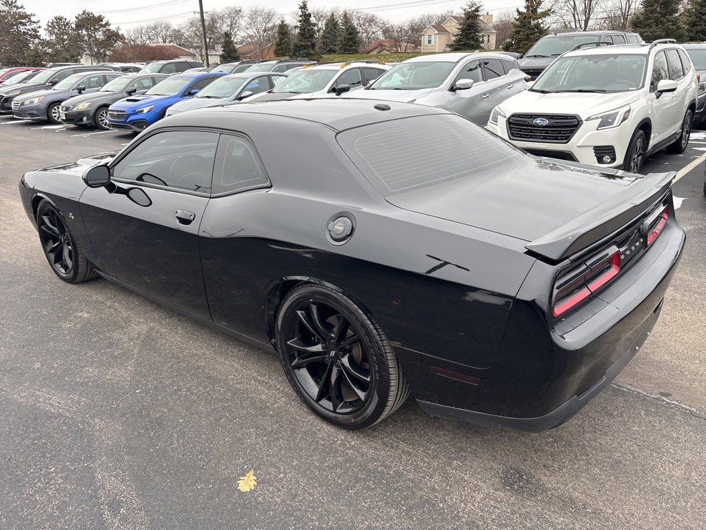 Used 2017 Dodge Challenger R/T w/ Blacktop Package image 5