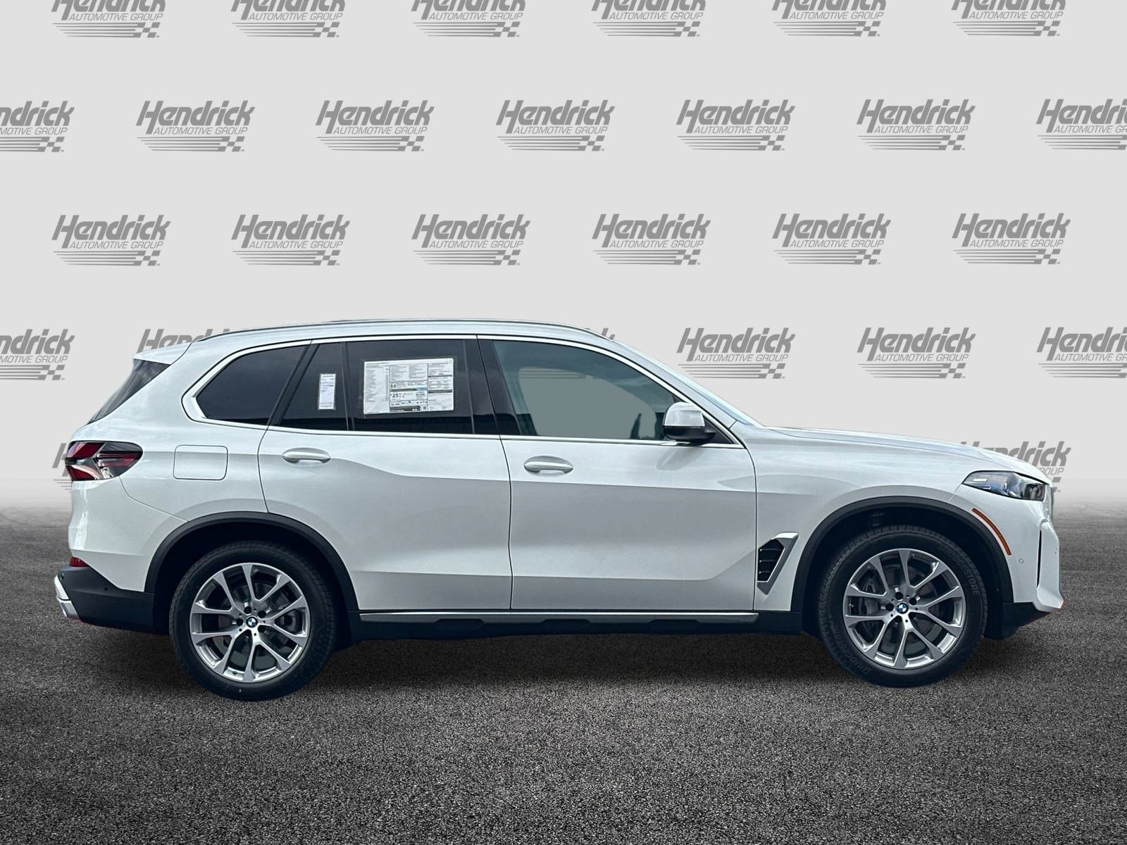 New 2026 BMW X5 xDrive40i w/ Premium Package image 5
