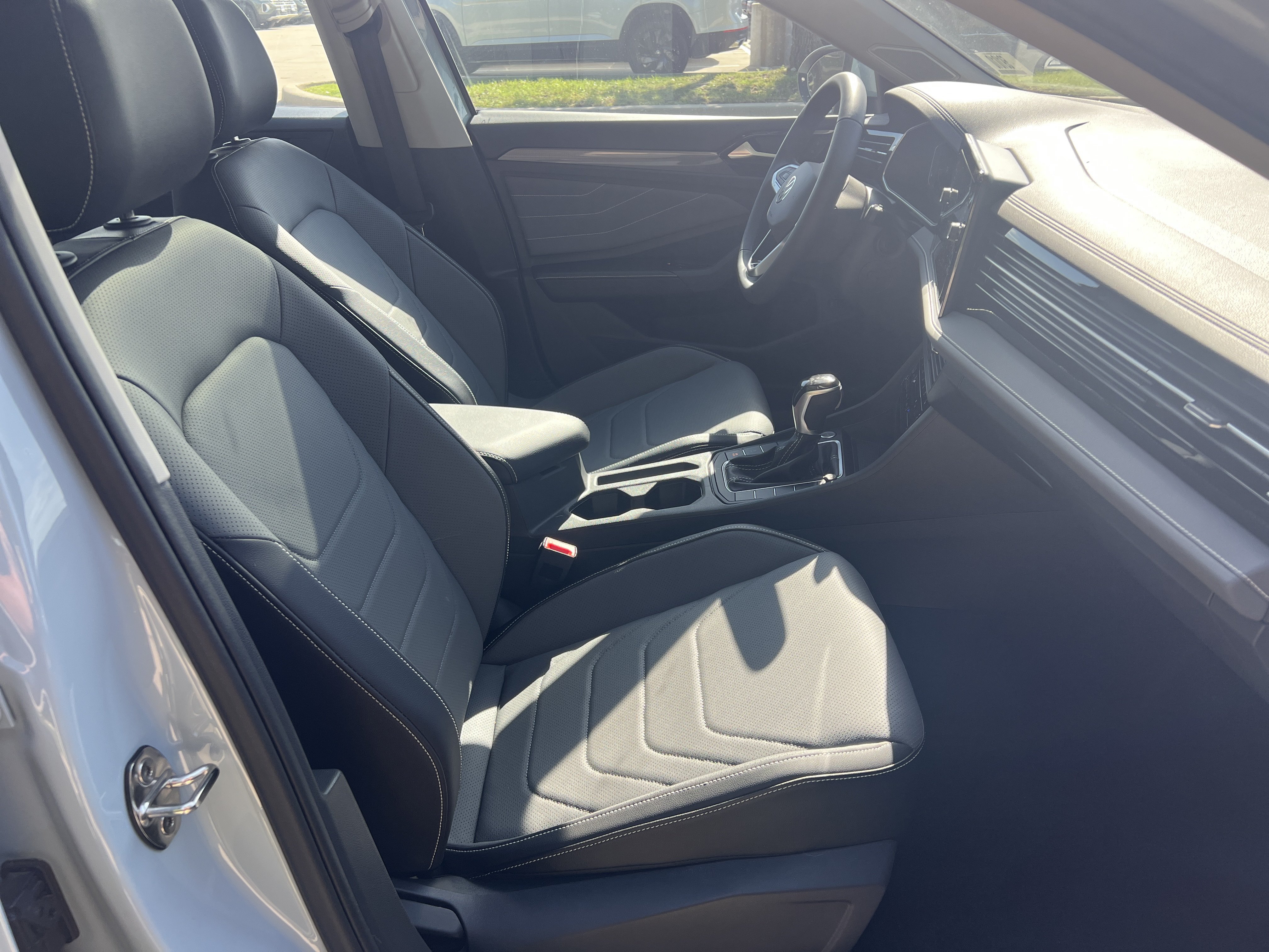 Certified 2026 Volkswagen Jetta SEL FWD image 29