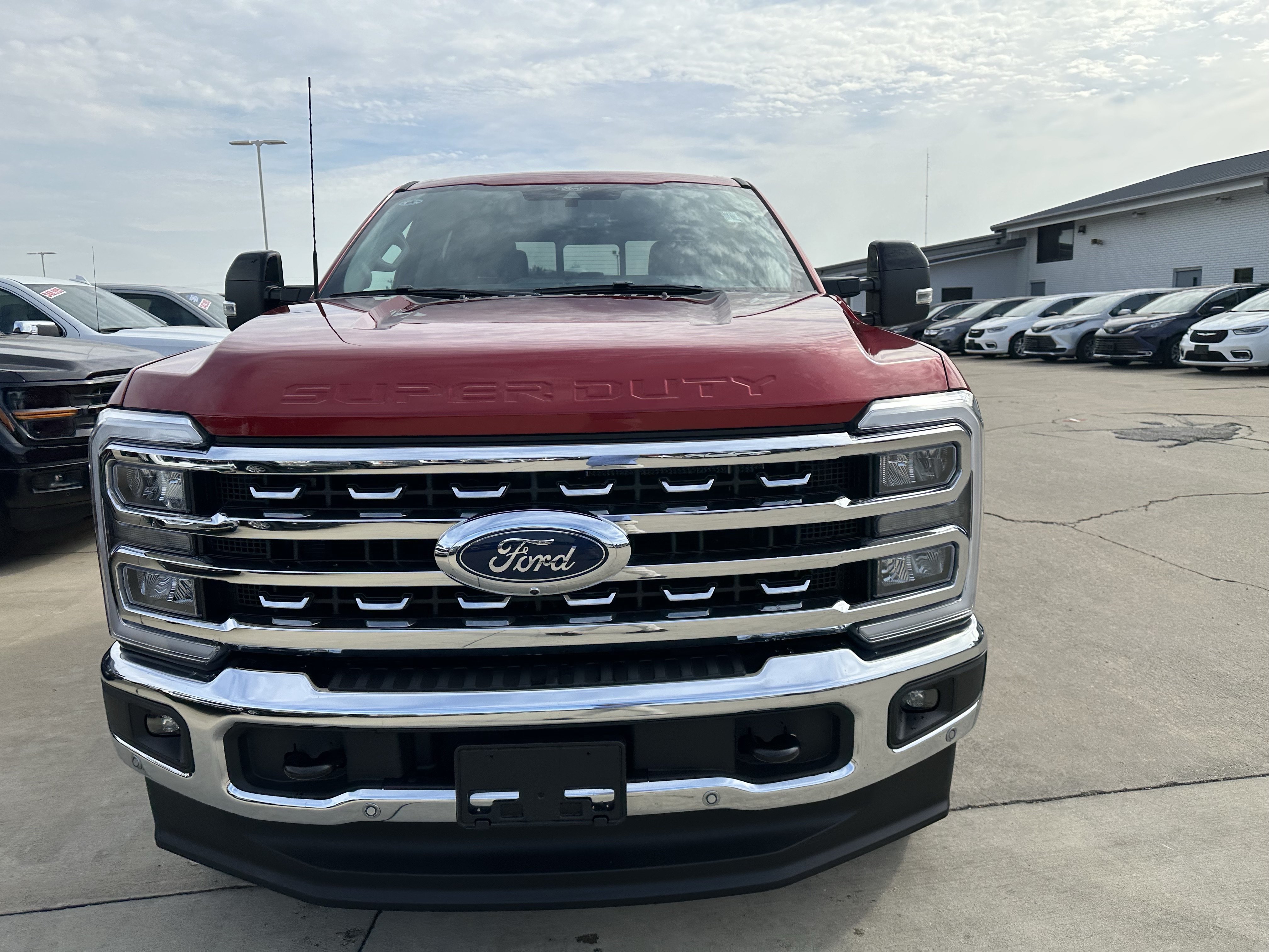 Used 2024 Ford F350 Lariat w/ Lariat Ultimate Package AWD/4WD image 2