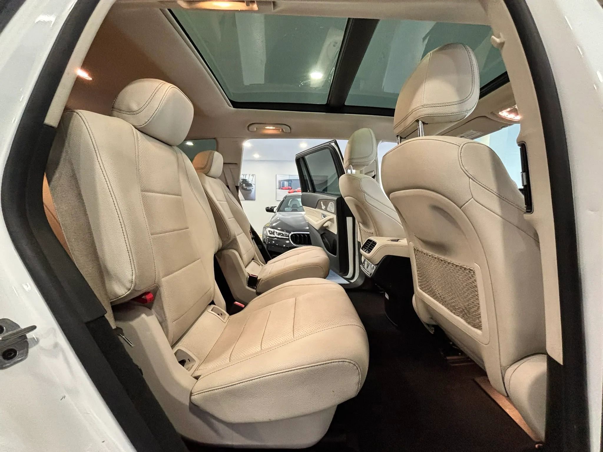 Used 2022 Mercedes-Benz GLS 450 GLS 450 4MATIC Sport Utility 4 image 17