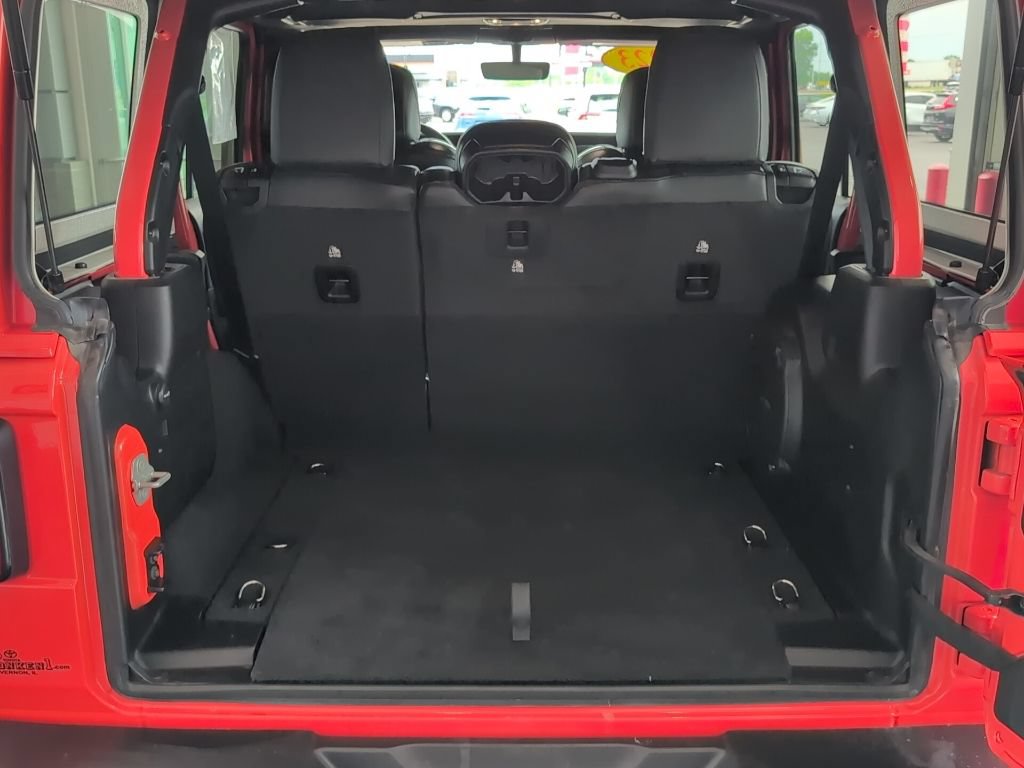 Used 2023 Jeep Wrangler Unlimited Sahara AWD/4WD image 15