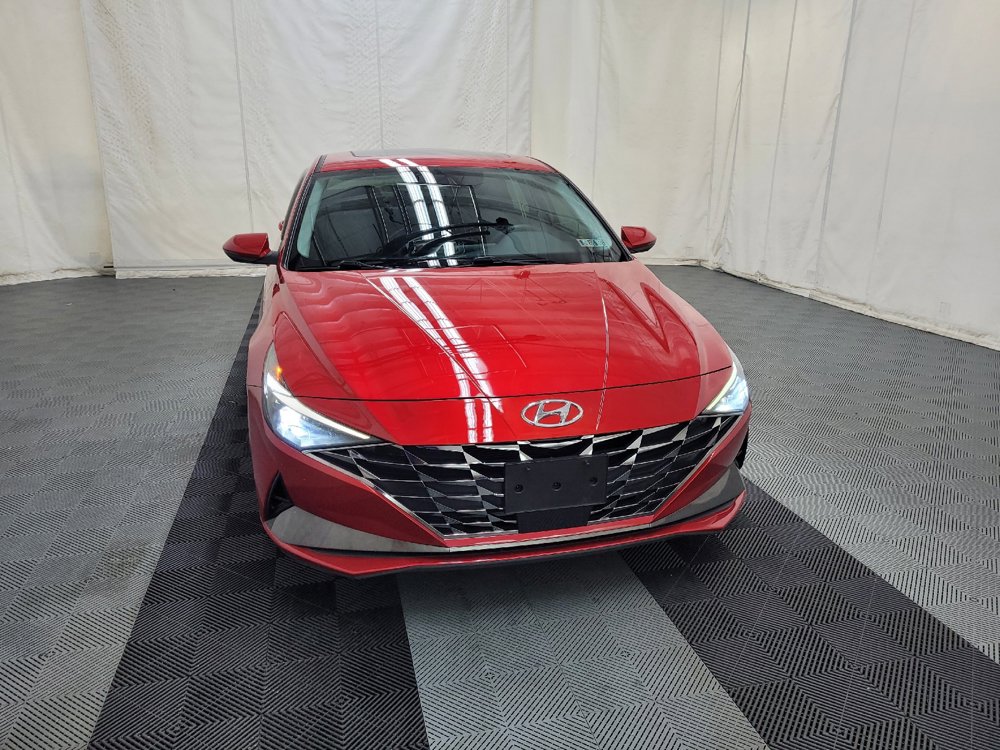 Used 2023 Hyundai Elantra Limited w/ Preferred Accessory Package FWD image 14