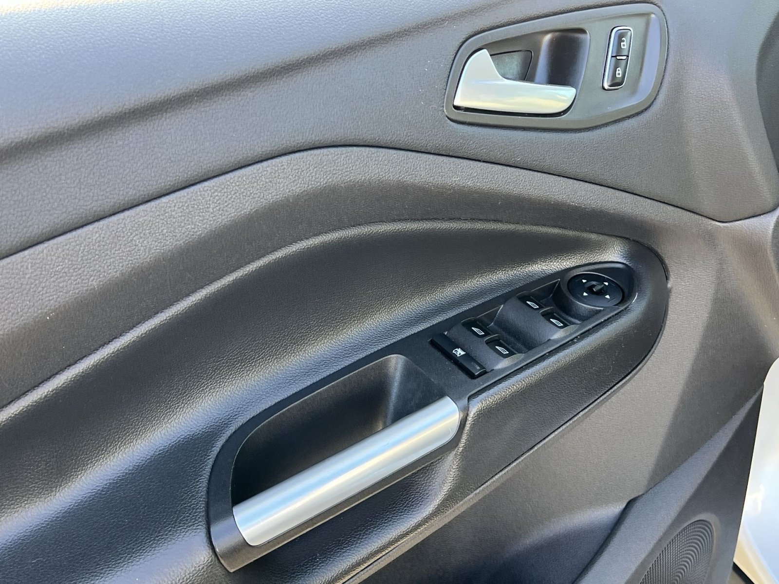 Used 2016 Ford Escape SE AWD/4WD image 15