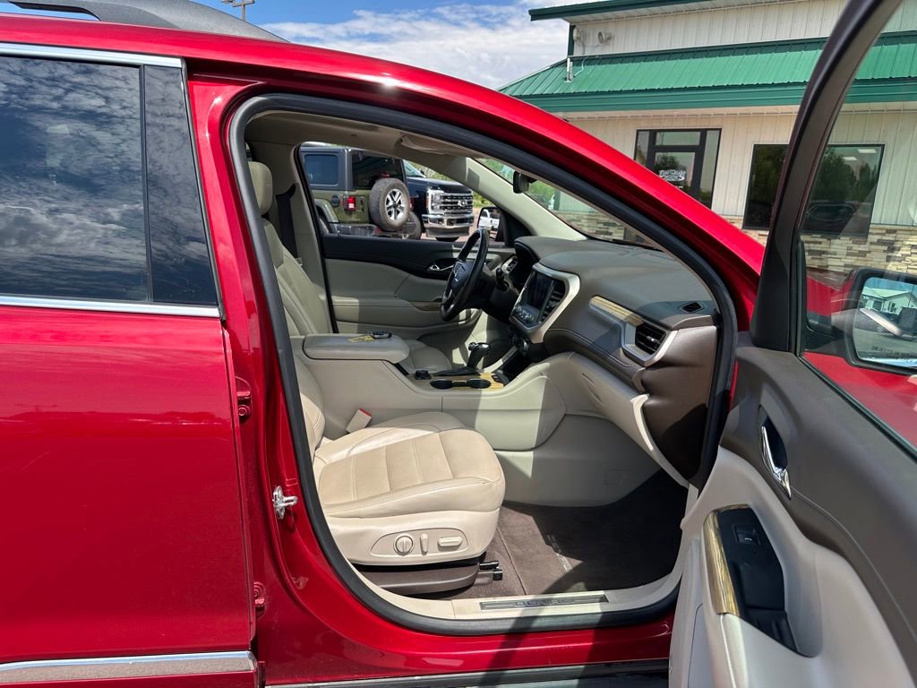 Used 2019 GMC Acadia Denali w/ Technology Package AWD/4WD image 29