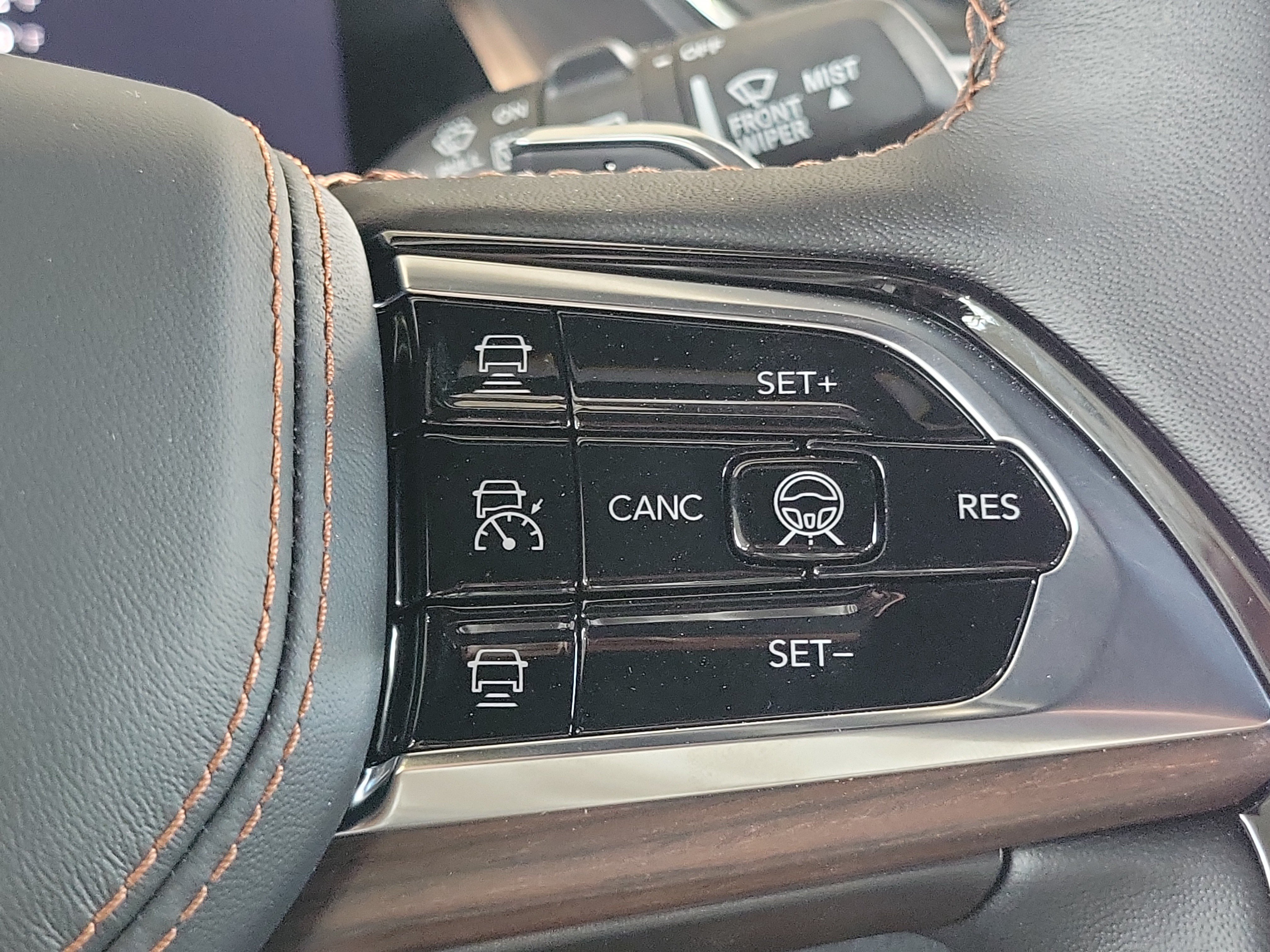 New 2025 Jeep Grand Cherokee Summit w/ Adv Protech Group IV AWD/4WD image 24