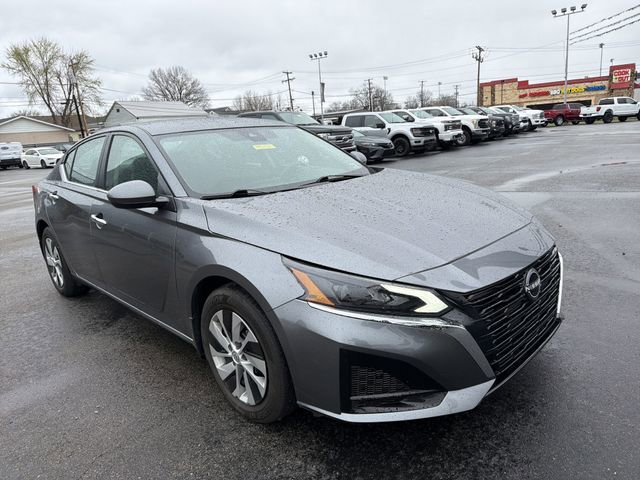 Used 2023 Nissan Altima 2.5 S image 3