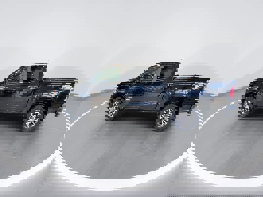 Used 2022 GMC Canyon AT4 image 5