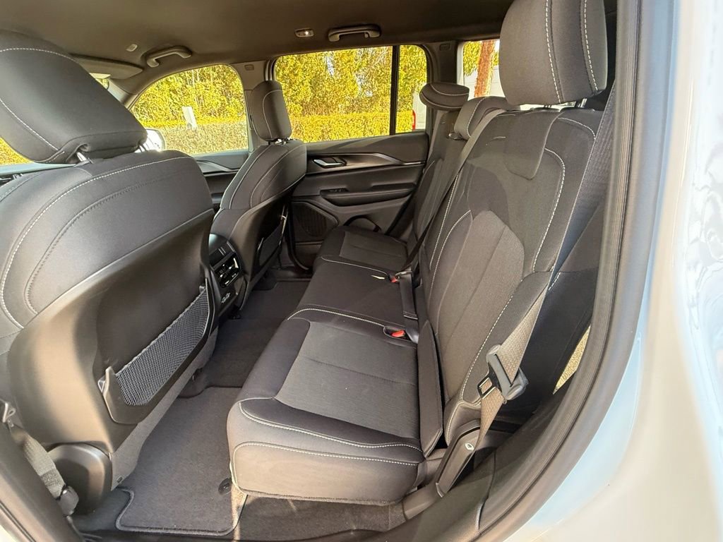 New 2026 Jeep Grand Cherokee Laredo image 22