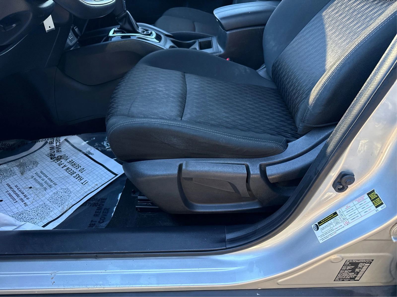 Used 2018 Nissan Rogue S image 19