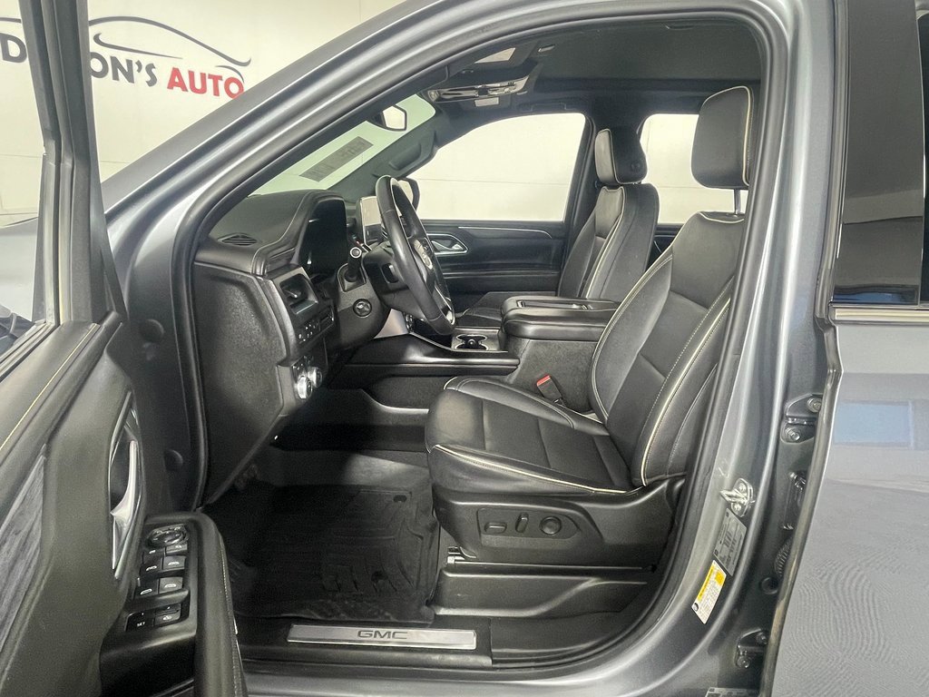 Used 2022 GMC Yukon XL SLT w/ SLT Premium Package image 13