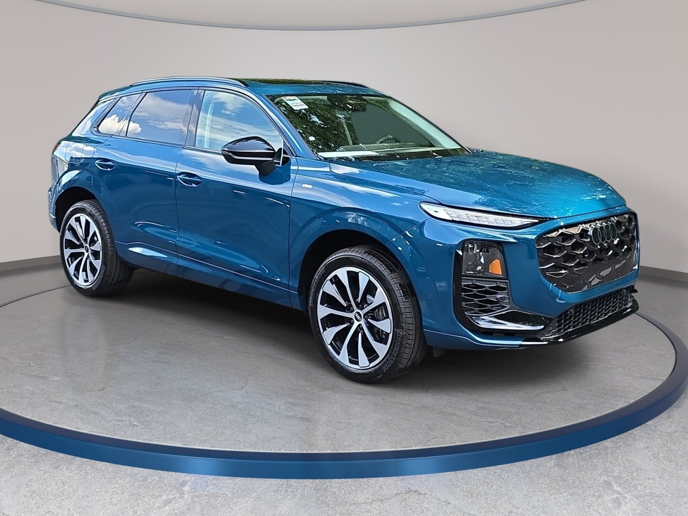 New 2026 Audi Q3 quattro 2.0T AWD/4WD image 3