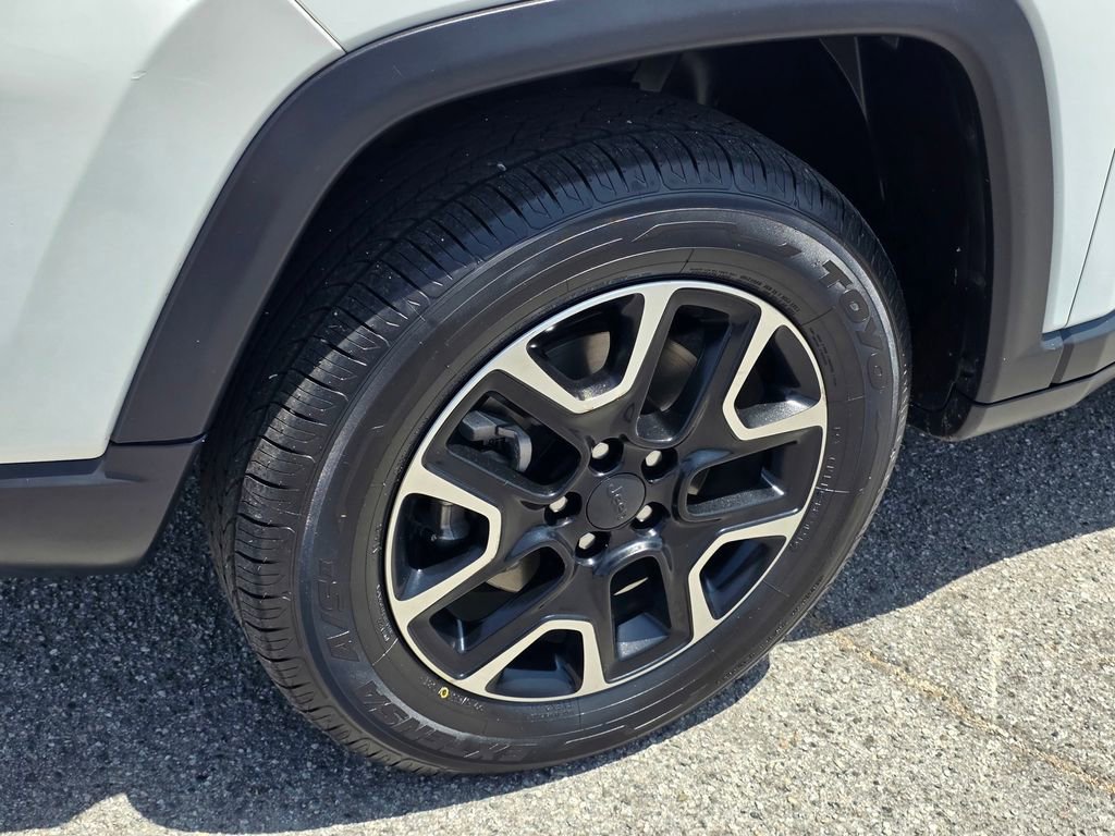 Used 2020 Jeep Compass Trailhawk AWD/4WD image 11