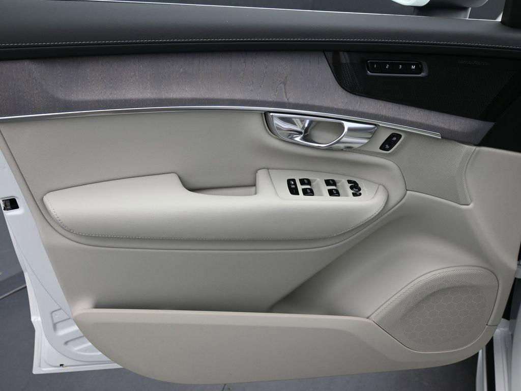 New 2026 Volvo XC90 B6 Ultra w/ Protection Package image 5