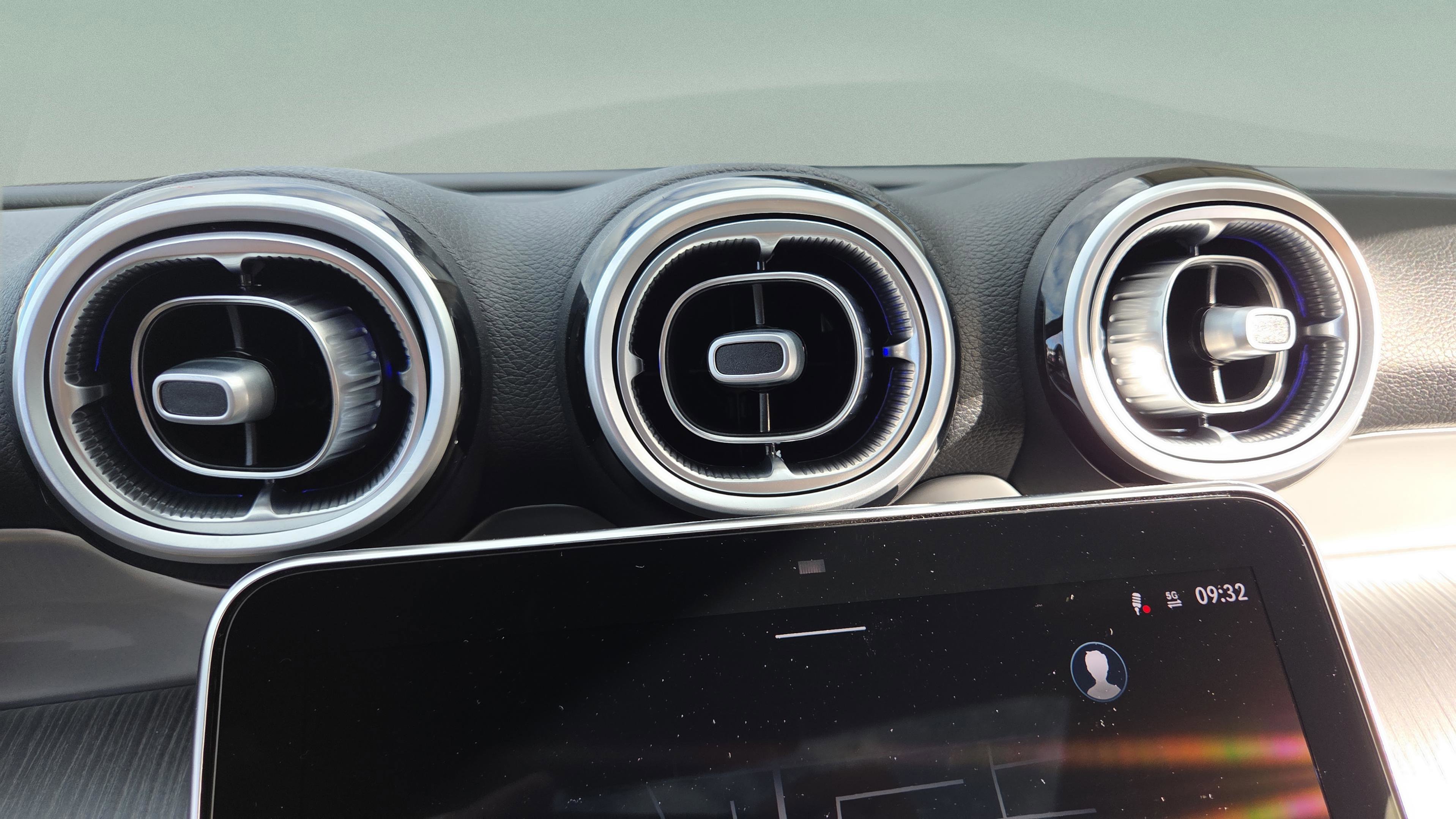 New 2026 Mercedes-Benz GLC 300 image 25