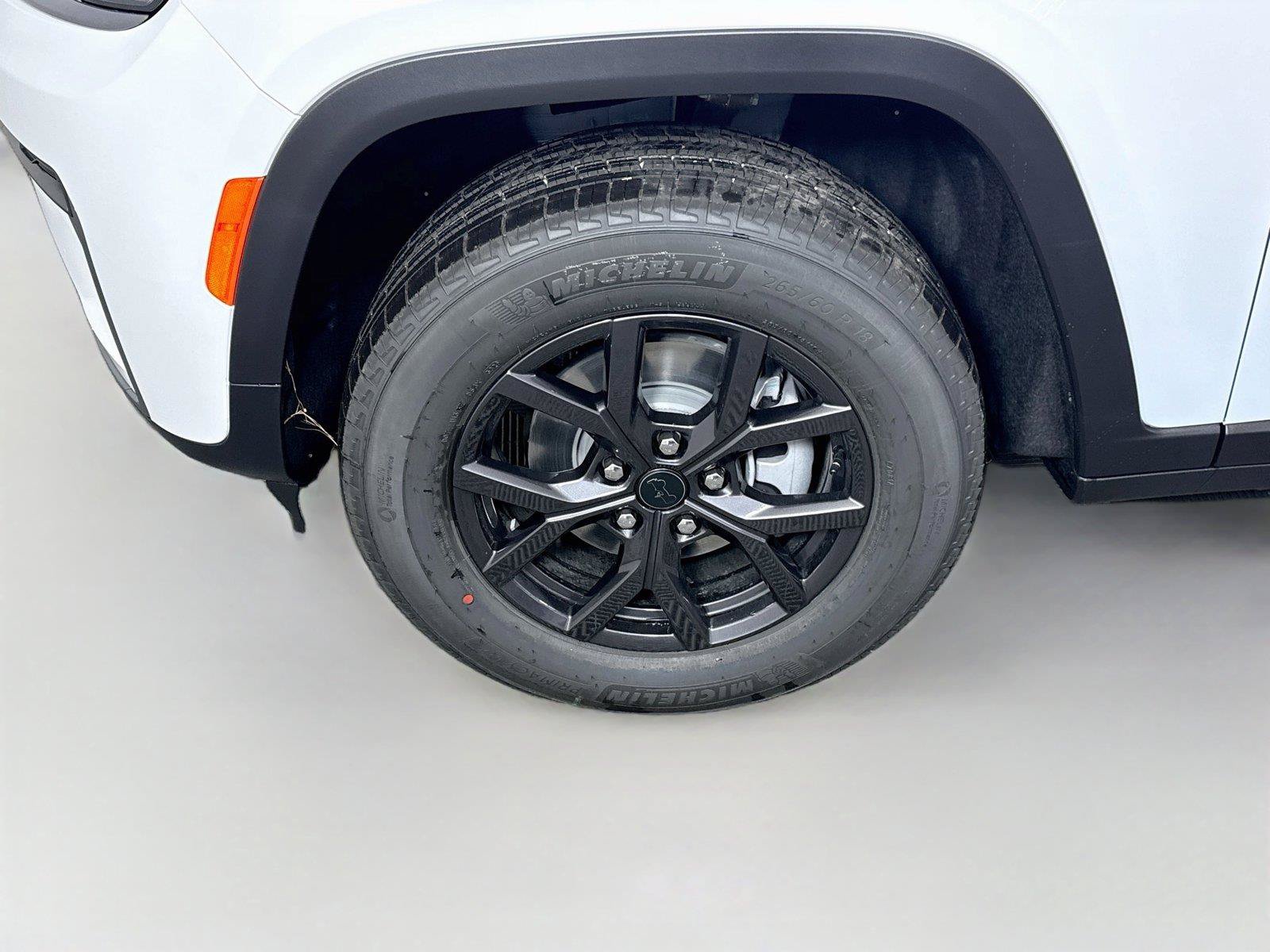 New 2027 Jeep Grand Cherokee 4WD image 24