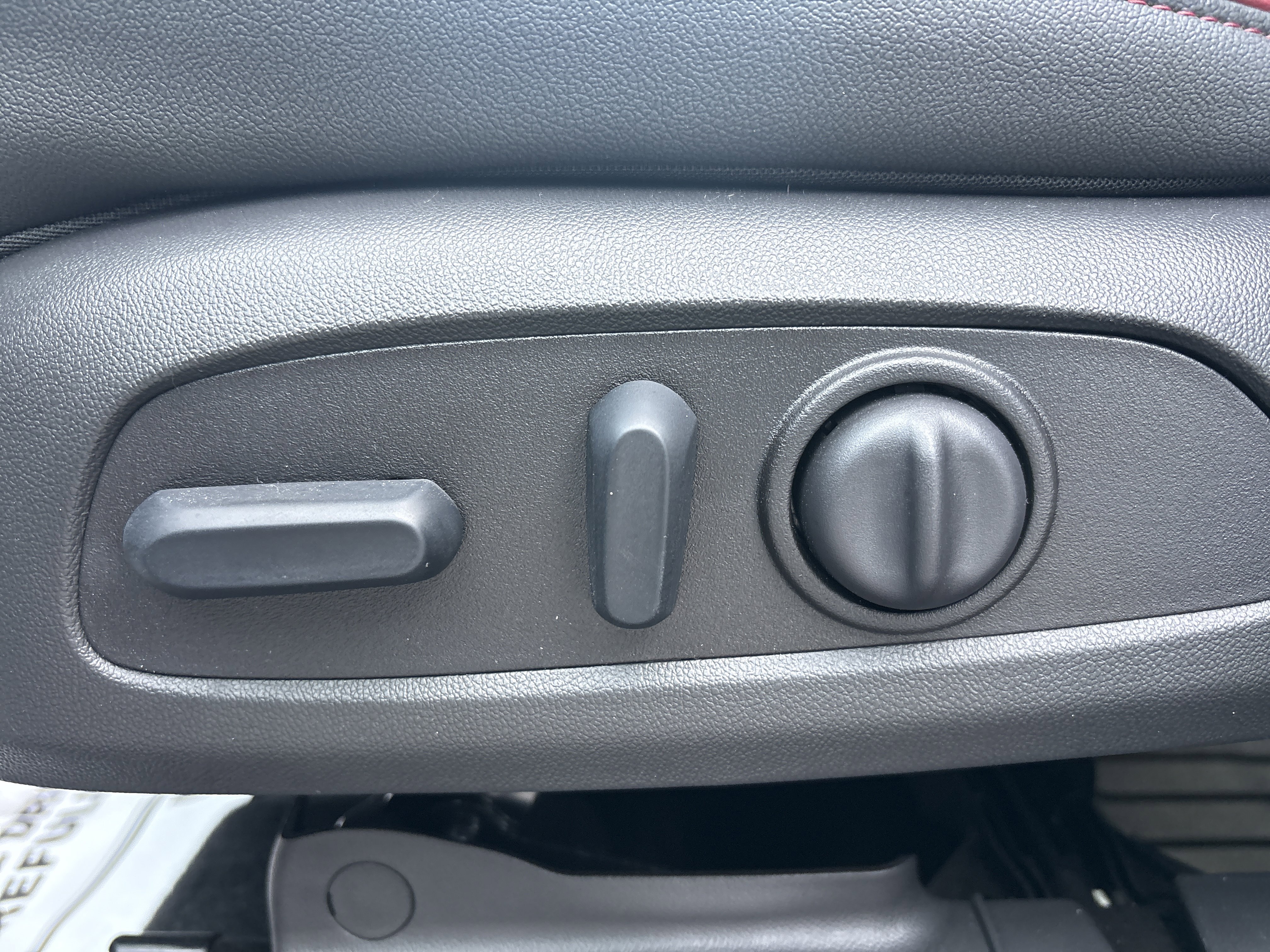 Used 2026 Chevrolet TrailBlazer RS w/ Driver Confidence Package image 13