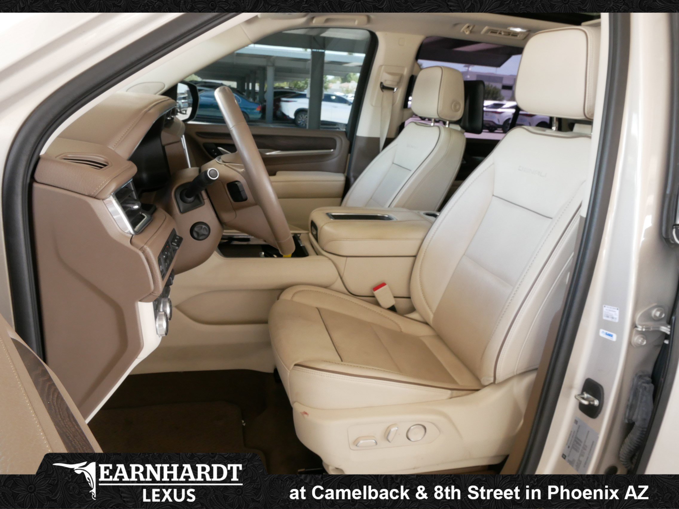 Used 2021 GMC Yukon Denali w/ Denali Ultimate Package AWD/4WD image 2