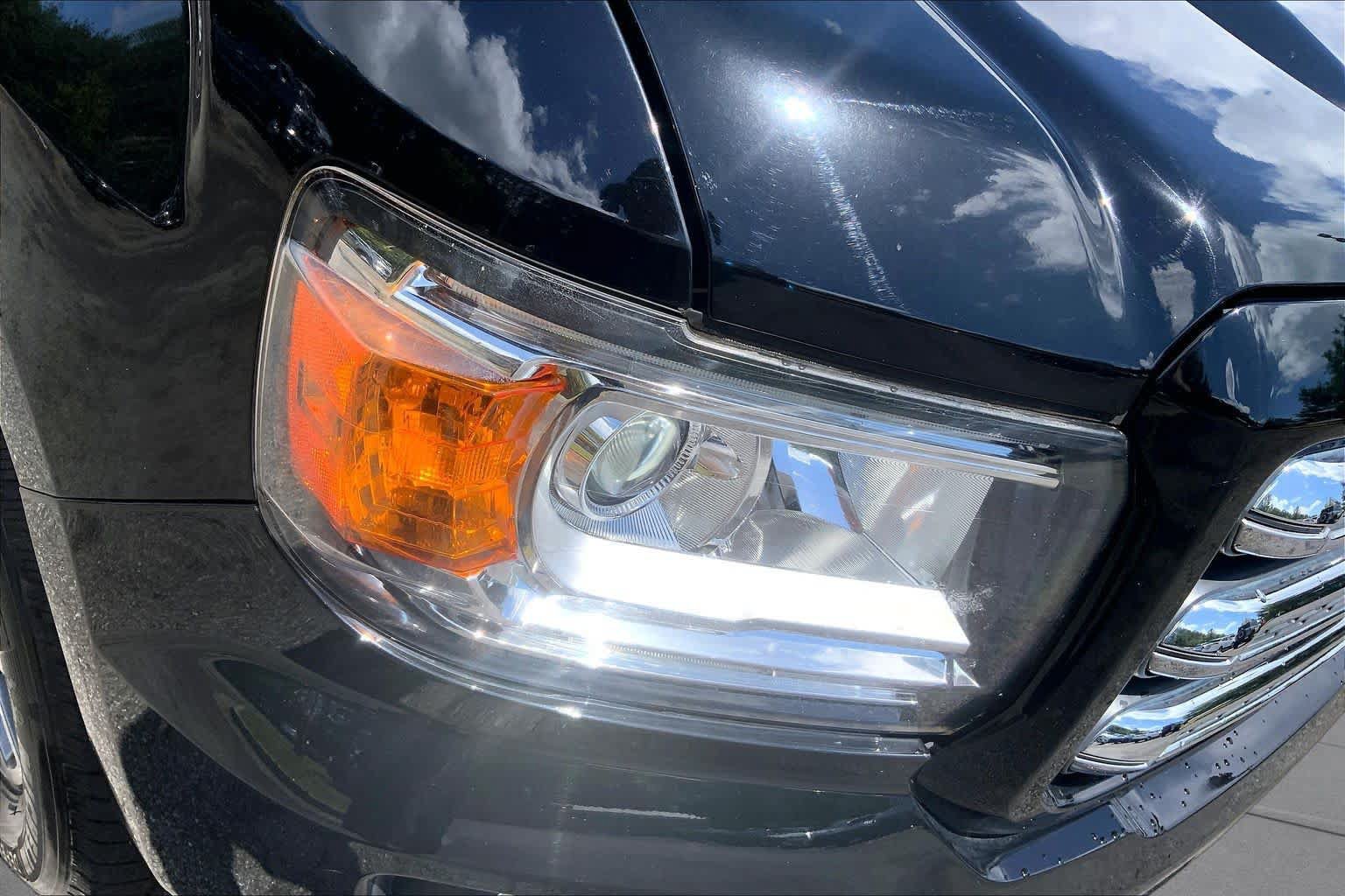 Used 2015 GMC Canyon SLE w/ All-Terrain Package RWD image 25