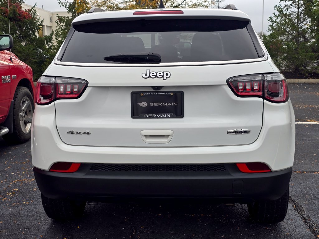 Used 2023 Jeep Compass Latitude w/ Sun and Sound Group AWD/4WD image 6