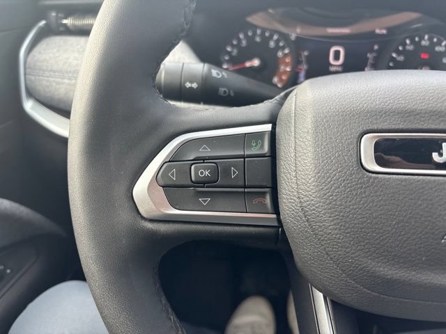 Used 2025 Jeep Compass Latitude AWD/4WD image 27