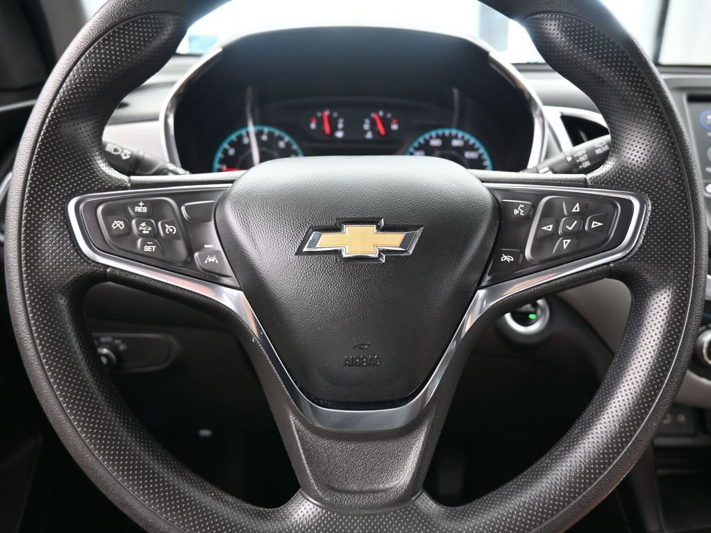 Used 2021 Chevrolet Equinox LS image 25
