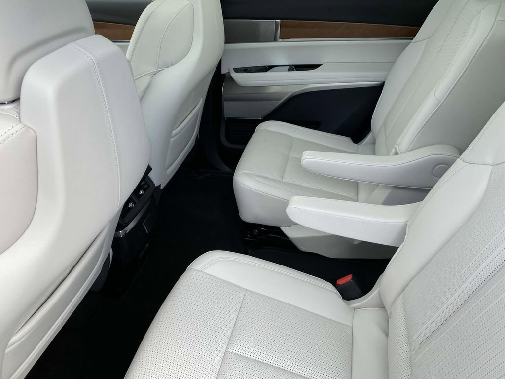 New 2026 Cadillac Vistiq Sport image 10