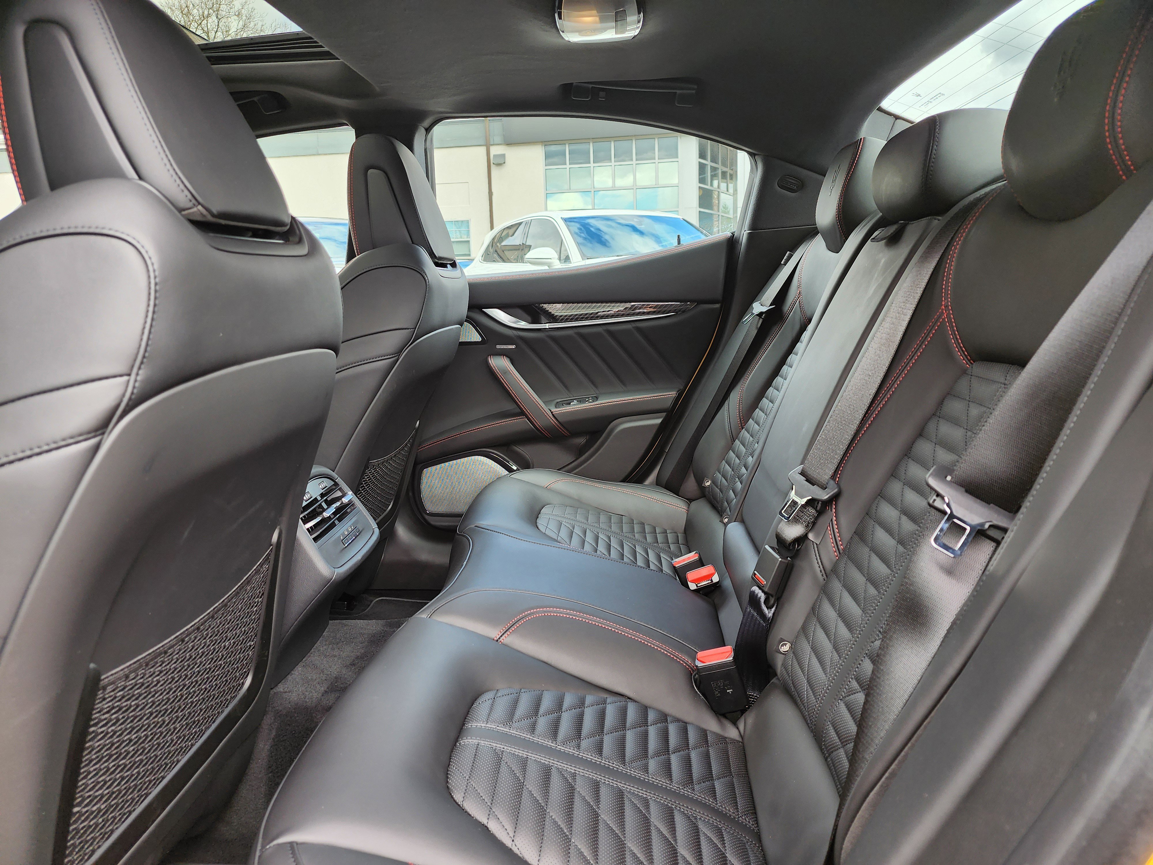 Used 2023 Maserati Ghibli Trofeo image 12