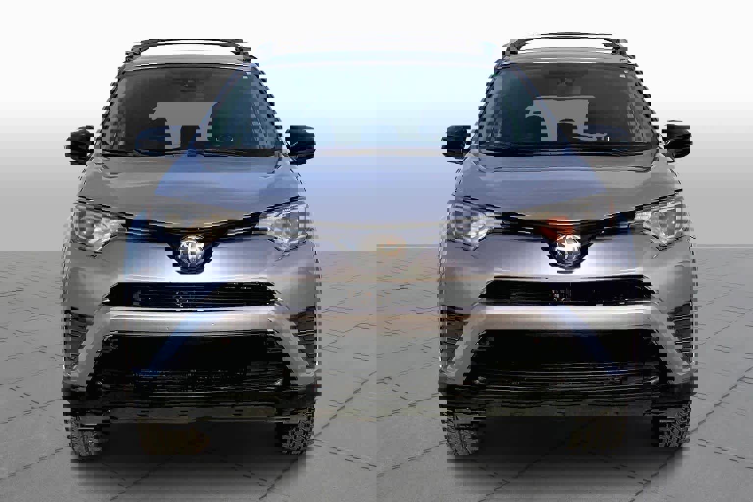 Used 2017 Toyota RAV4 LE image 3