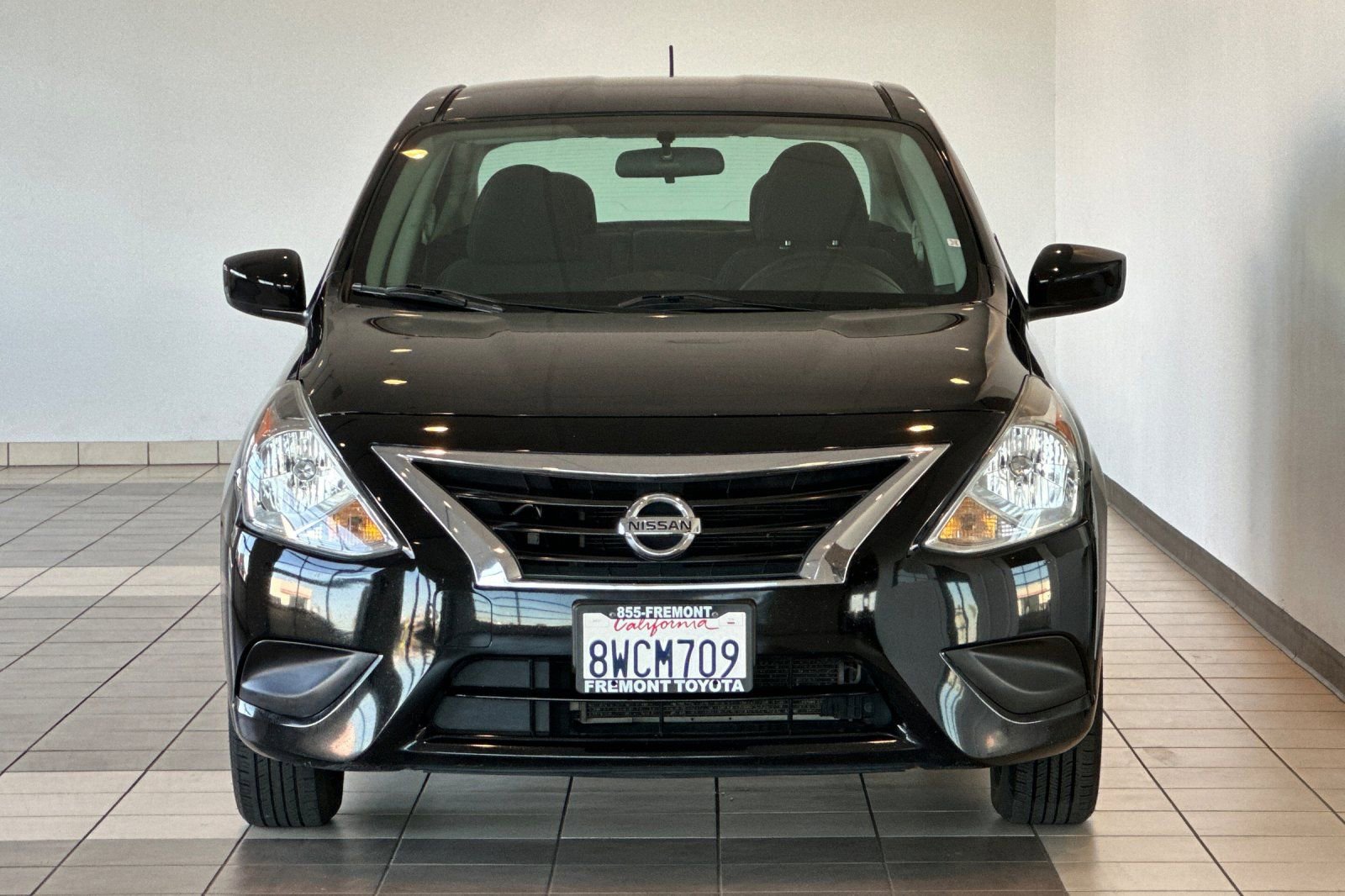 Used 2017 Nissan Versa SV image 9