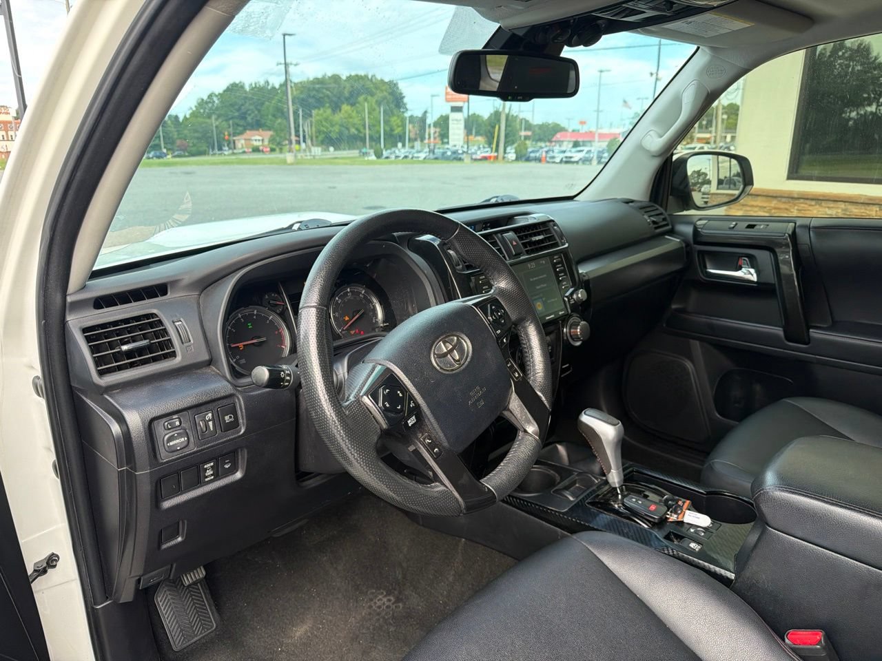 Used 2023 Toyota 4Runner TRD Off-Road Premium w/ Moonroof Package AWD/4WD image 4