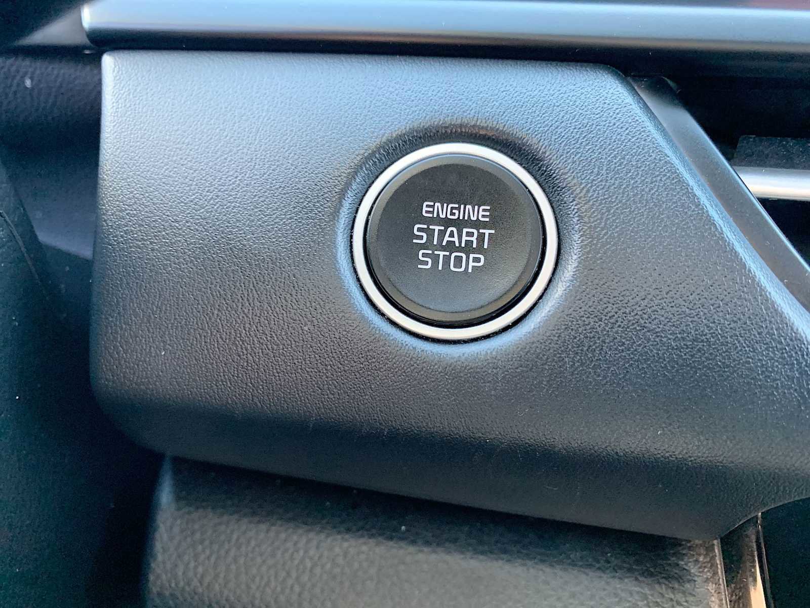 Used 2024 Kia Seltos EX image 17