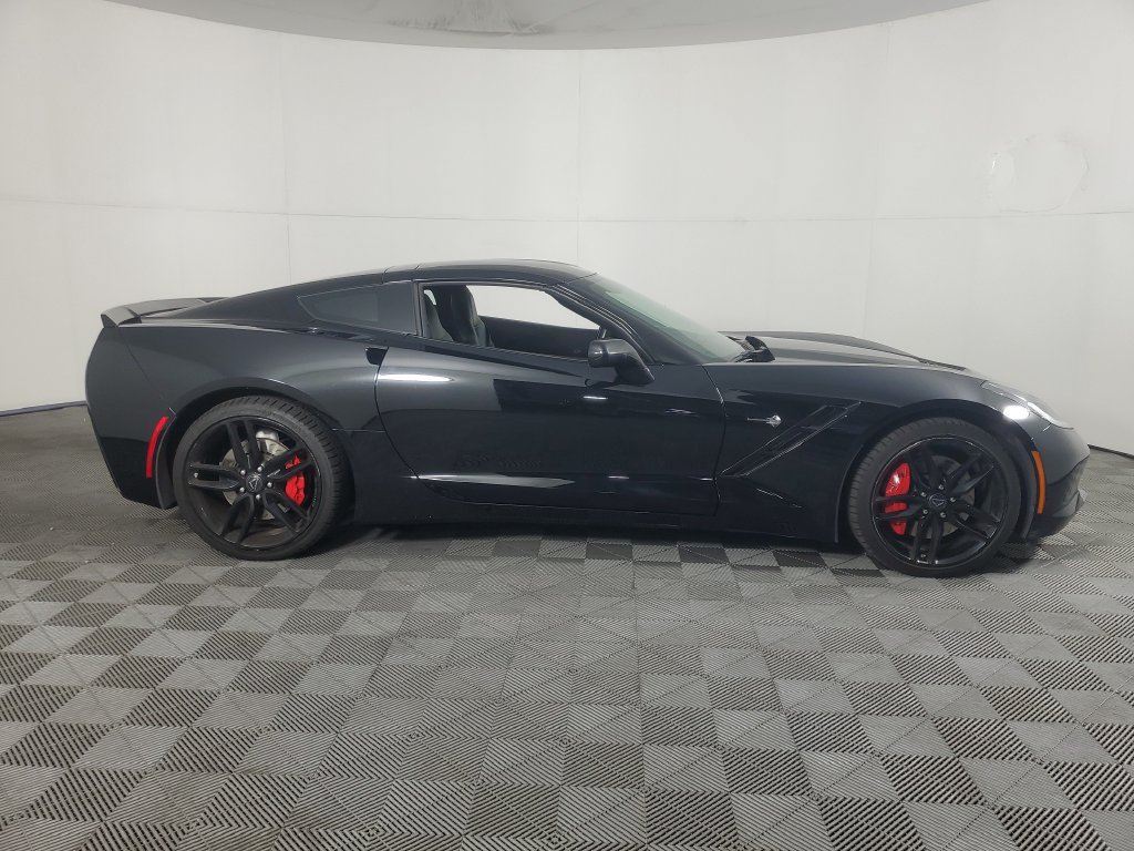 Used 2016 Chevrolet Corvette Stingray Coupe RWD image 3
