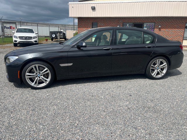 Used 2013 BMW 750Li RWD image 1
